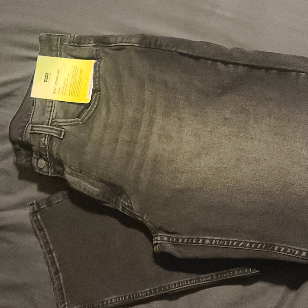 Levi jeans